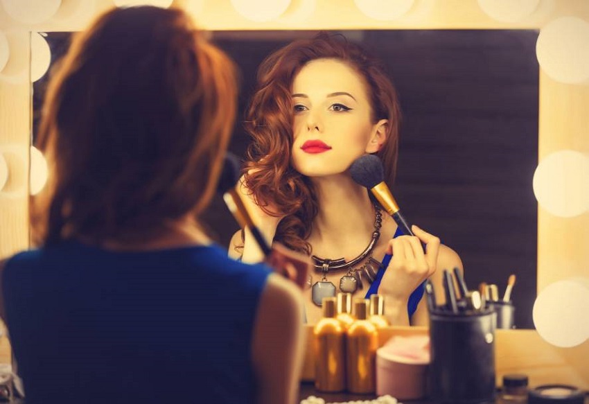 How Early Should You Do Your Makeup Before an Event