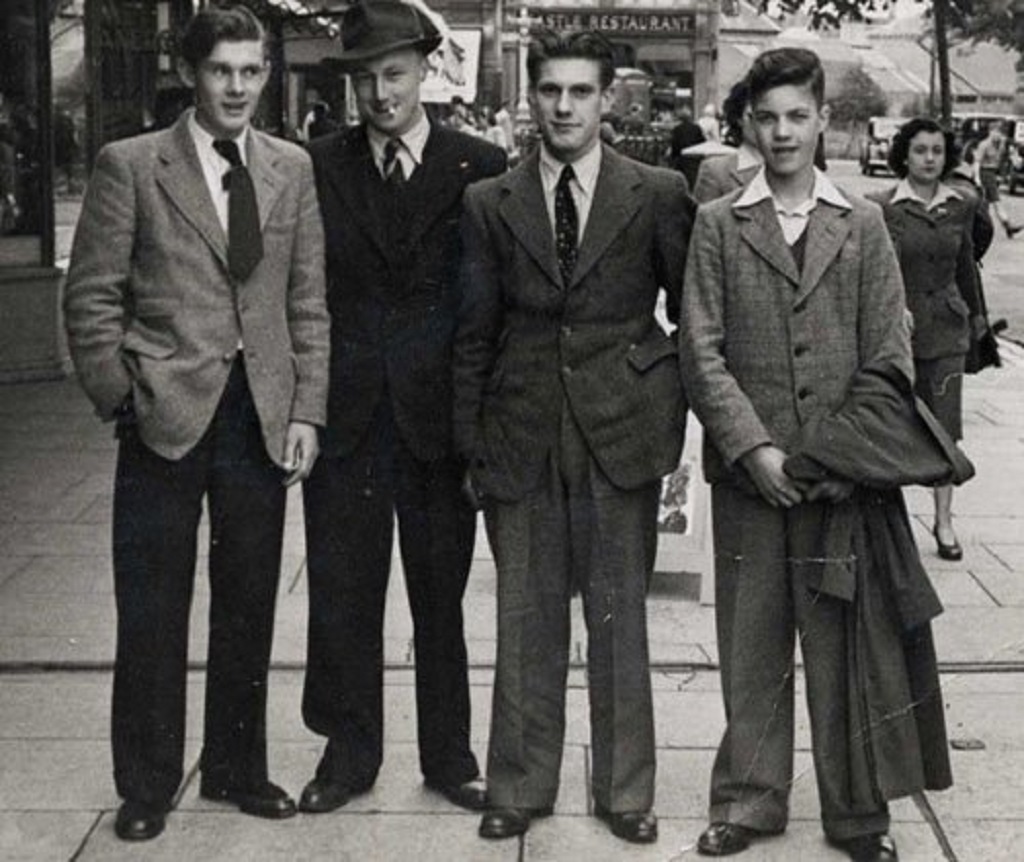 The 1940s Mens Fashion Silhouette
